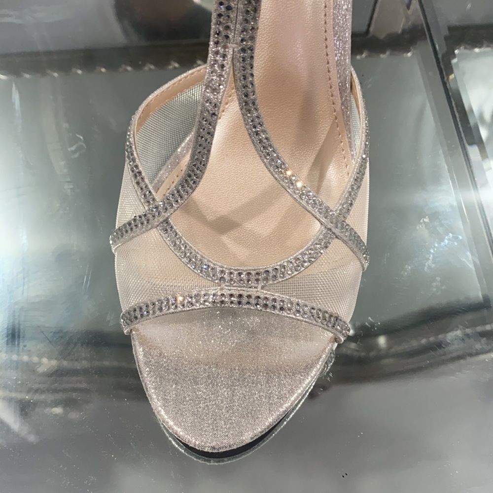 High Heels - Picture 3 of 5